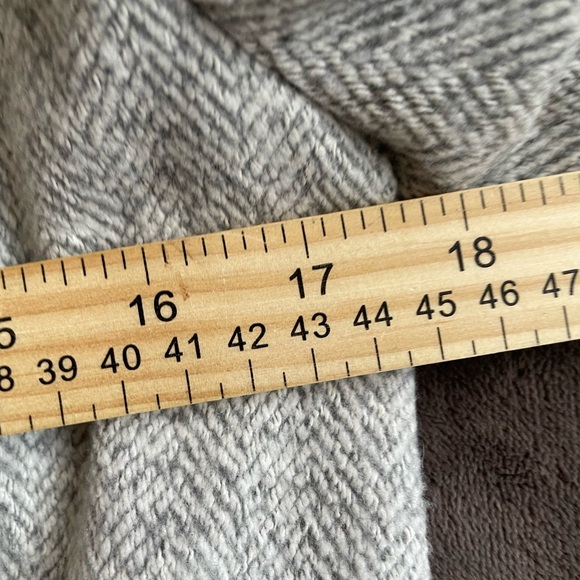 Zara Women's Elegant Light Gray Blazer - Picture 9 of 10